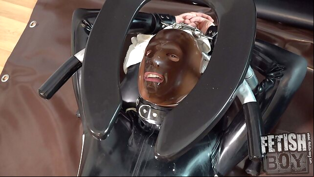 Submissive Rubber Fag Serves His Master gaysex twink video