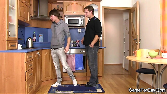 Gay game to seduce and fuck hetero plumber gaysex blowjob video
